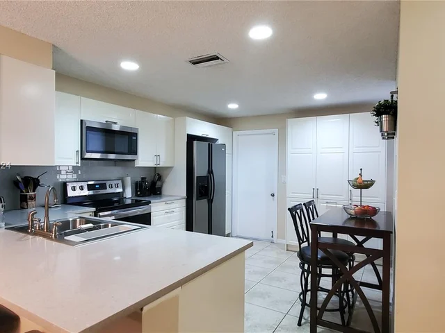 1376 Barcelona Way # 25, Weston FL 33327
