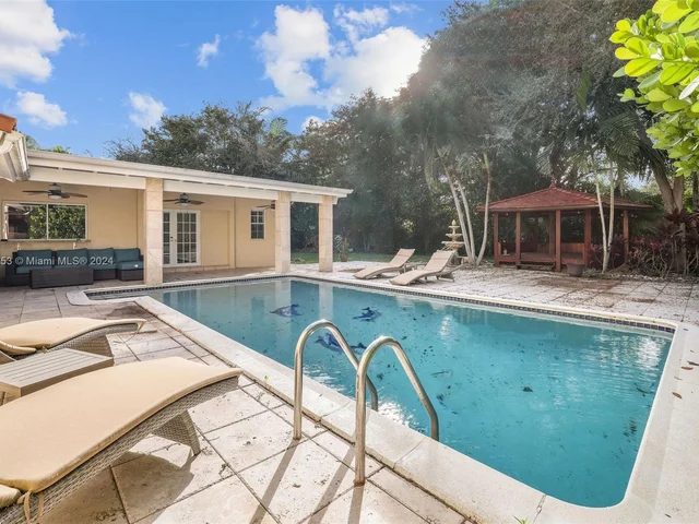 15224 SW 80th Ave, Palmetto Bay FL 33157