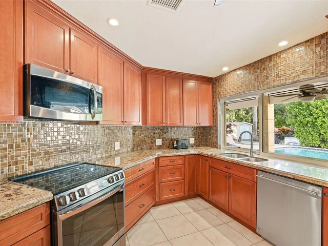 15224 SW 80th Ave, Palmetto Bay FL 33157