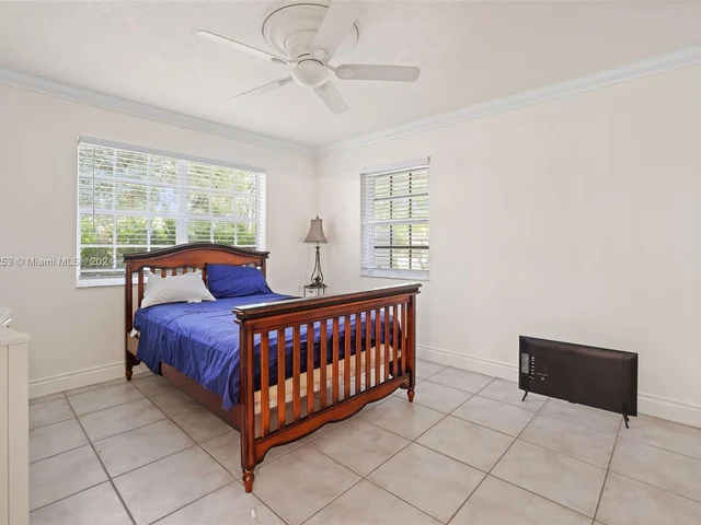 15224 SW 80th Ave, Palmetto Bay FL 33157