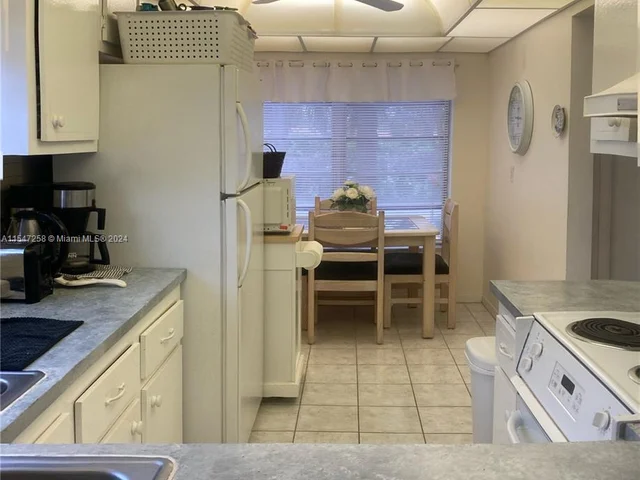 5841 NW 61st Ave # 212, Tamarac FL 33319