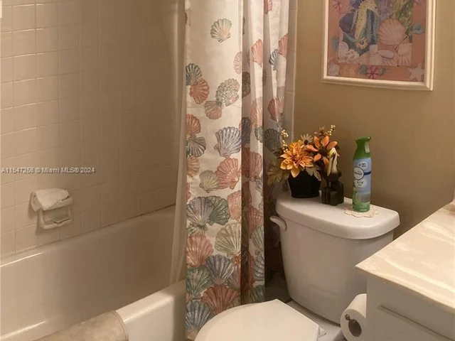 5841 NW 61st Ave # 212, Tamarac FL 33319