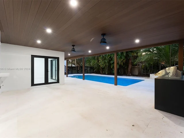 11340 SW 74th Ct, Pinecrest FL 33156