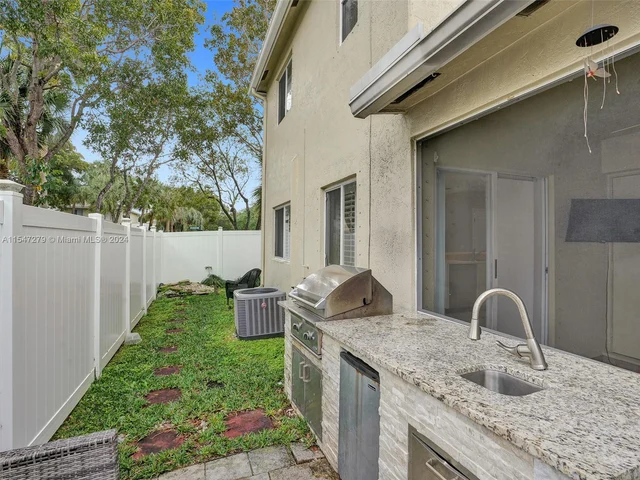 6002 Harbor Isle Way # 513, Tamarac FL 33321