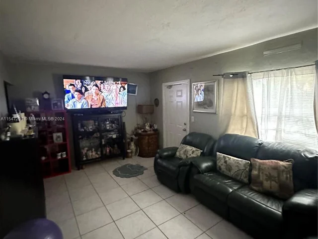 15365 Lincoln Dr, Homestead FL 33033