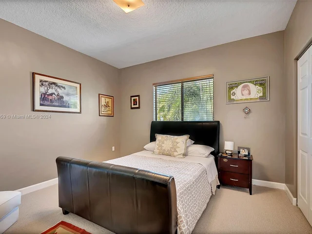 13830 SW 127th Ct, Miami FL 33186