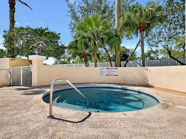 13830 SW 127th Ct, Miami FL 33186