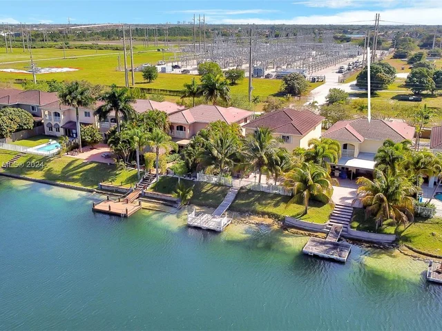 13830 SW 127th Ct, Miami FL 33186