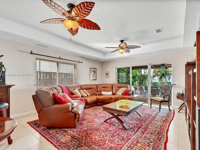 13830 SW 127th Ct, Miami FL 33186