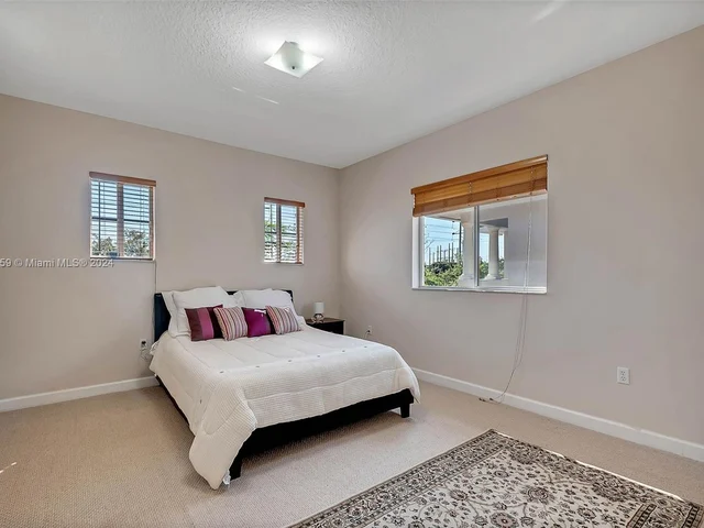 13830 SW 127th Ct, Miami FL 33186