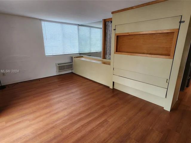 1255 Collins Ave # 206, Miami Beach FL 33139