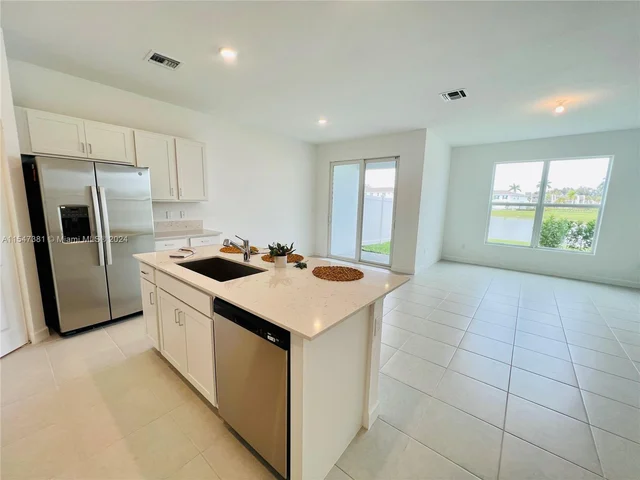 6909 Harbours Edge Ave, Lake Worth FL 33467