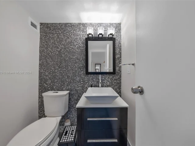 17021 N Bay Rd # 402, Sunny Isles Beach FL 33160