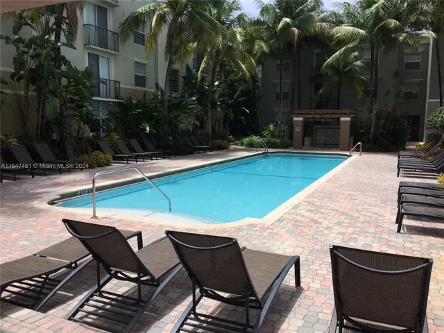 1919 Van Buren St # 308A, Hollywood FL 33020