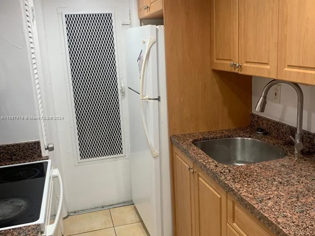 1851 NE 168th St # B3, North Miami Beach FL 33162