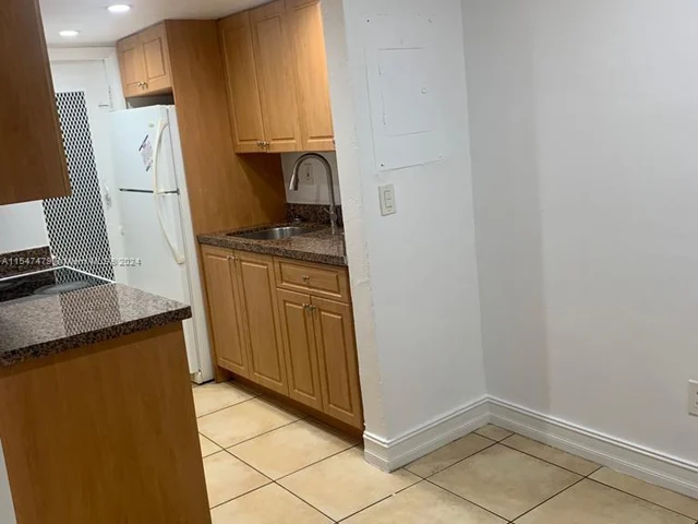 1851 NE 168th St # B3, North Miami Beach FL 33162