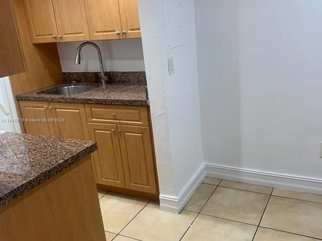 1851 NE 168th St # B3, North Miami Beach FL 33162