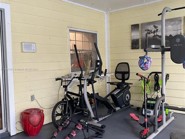 14530 SW 142nd Place Cir, Miami FL 33186