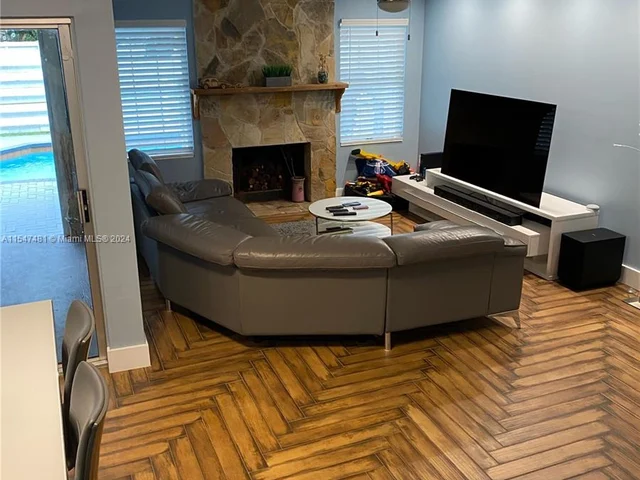 14530 SW 142nd Place Cir, Miami FL 33186