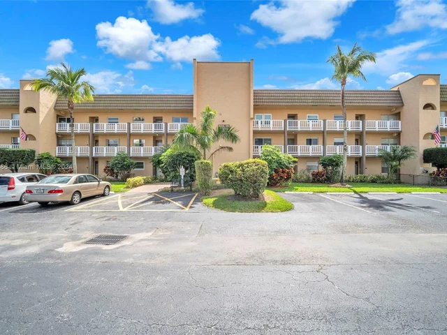 9310 Sunrise Lakes Blvd # 110, Sunrise FL 33322
