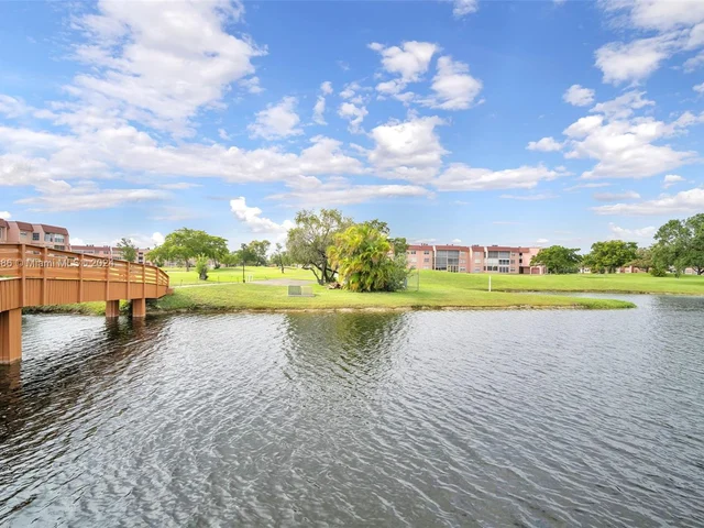 9310 Sunrise Lakes Blvd # 110, Sunrise FL 33322