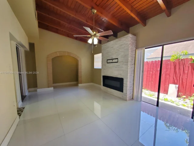 600 SW 89th Ct, Miami FL 33174