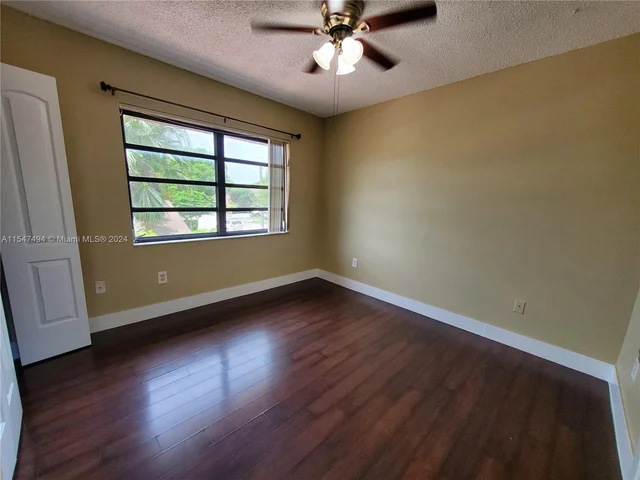 600 SW 89th Ct, Miami FL 33174