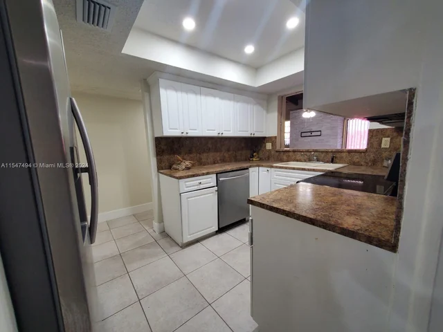 600 SW 89th Ct, Miami FL 33174