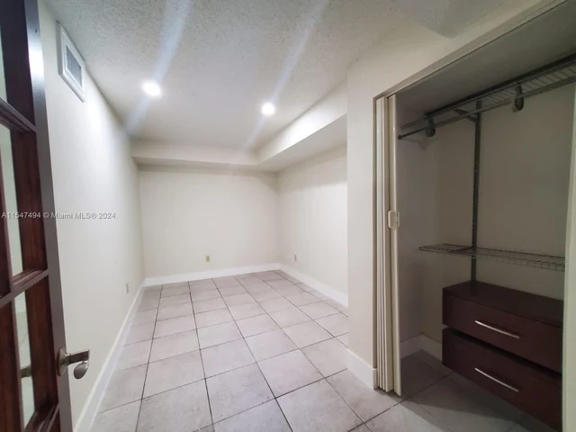 600 SW 89th Ct, Miami FL 33174