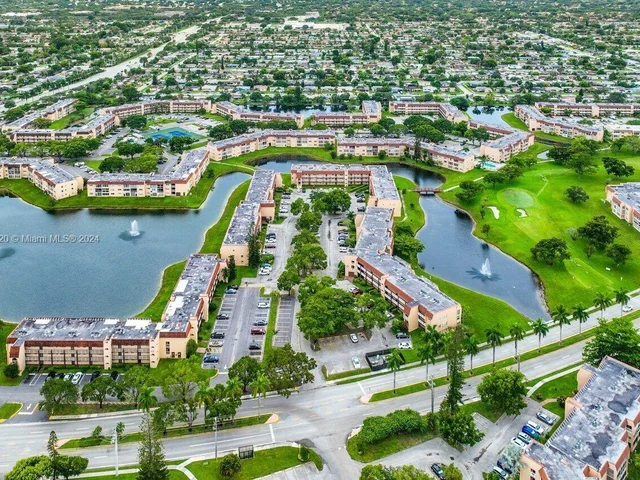 9281 Sunrise Lakes Blvd # 203, Sunrise FL 33322