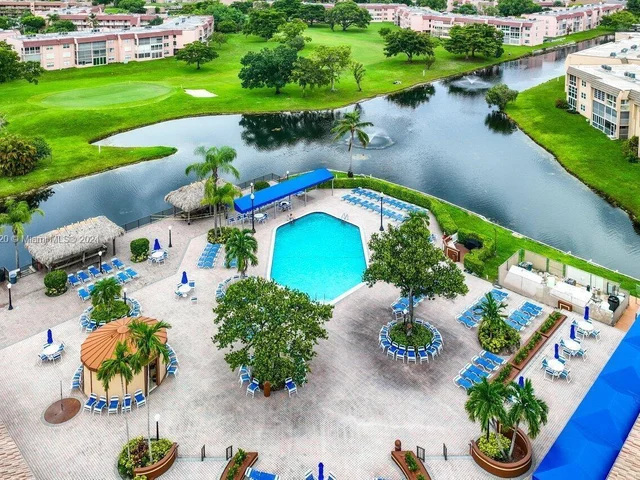 9281 Sunrise Lakes Blvd # 203, Sunrise FL 33322