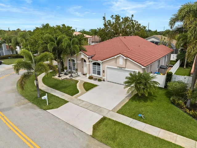 18361 NW 10th St, Pembroke Pines FL 33029