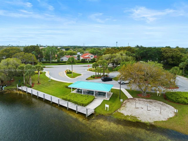 18361 NW 10th St, Pembroke Pines FL 33029