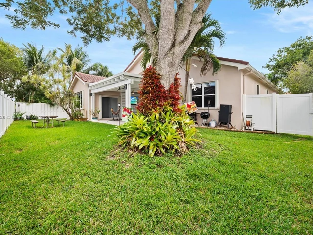 18361 NW 10th St, Pembroke Pines FL 33029