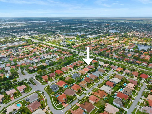 18361 NW 10th St, Pembroke Pines FL 33029