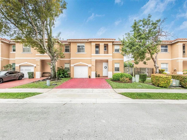 834 NW 135th Ave # 834, Pembroke Pines FL 33028