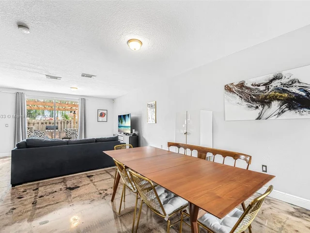 834 NW 135th Ave # 834, Pembroke Pines FL 33028