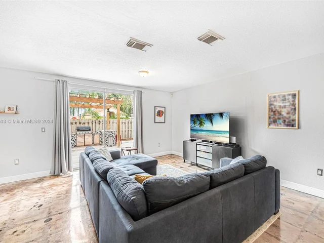 834 NW 135th Ave # 834, Pembroke Pines FL 33028