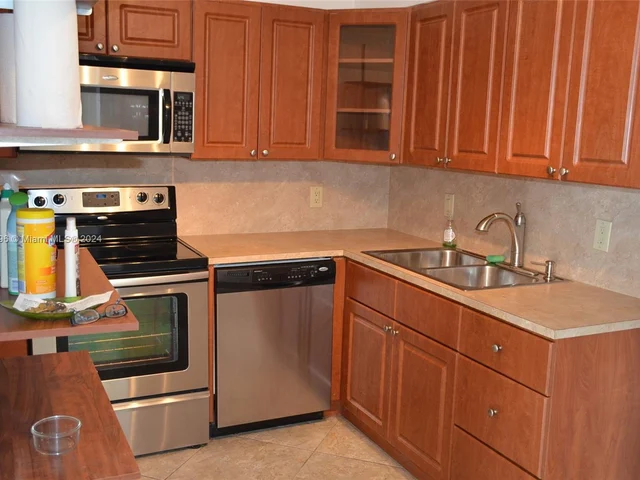 200 SE 15th Rd # 7A, Miami FL 33129