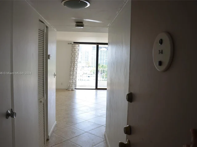 200 SE 15th Rd # 7A, Miami FL 33129