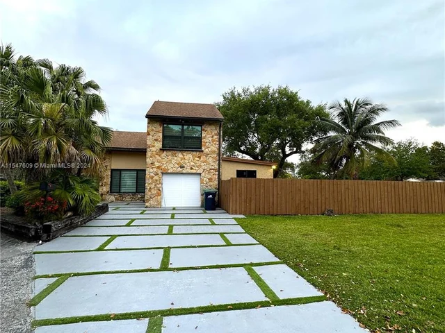 11323 SW 74th Ter, Miami FL 33173
