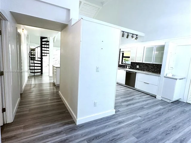 11323 SW 74th Ter, Miami FL 33173