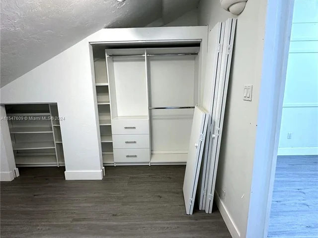 11323 SW 74th Ter, Miami FL 33173