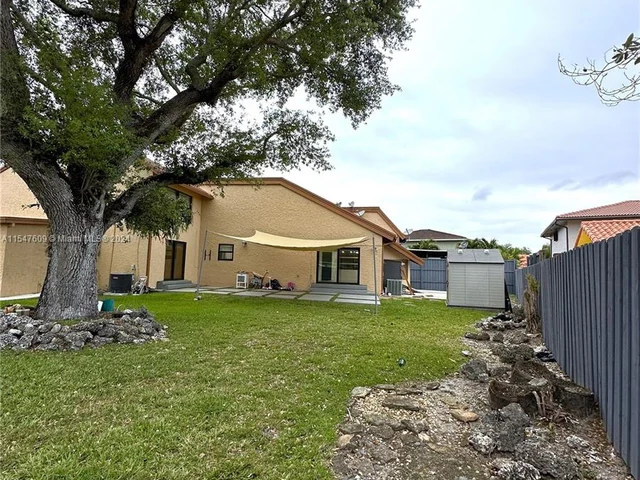 11323 SW 74th Ter, Miami FL 33173