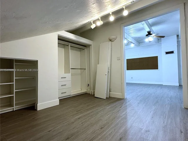 11323 SW 74th Ter, Miami FL 33173