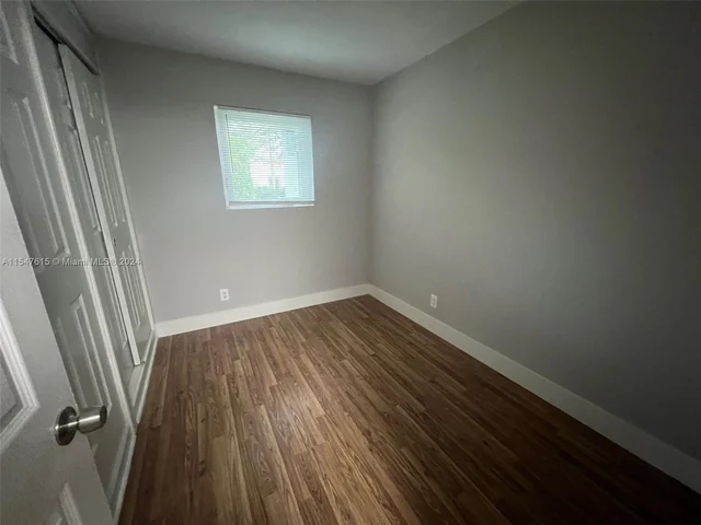 5801 Park Dr, Margate FL 33063