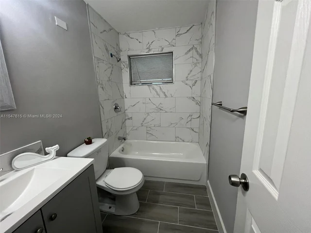 5801 Park Dr, Margate FL 33063