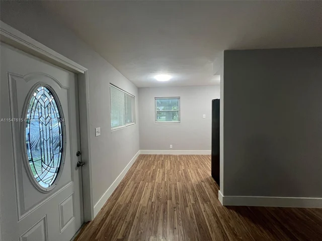 5801 Park Dr, Margate FL 33063