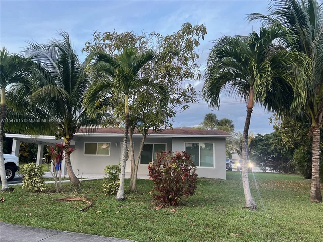 5801 Park Dr, Margate FL 33063