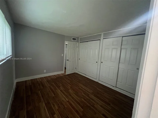 5801 Park Dr, Margate FL 33063